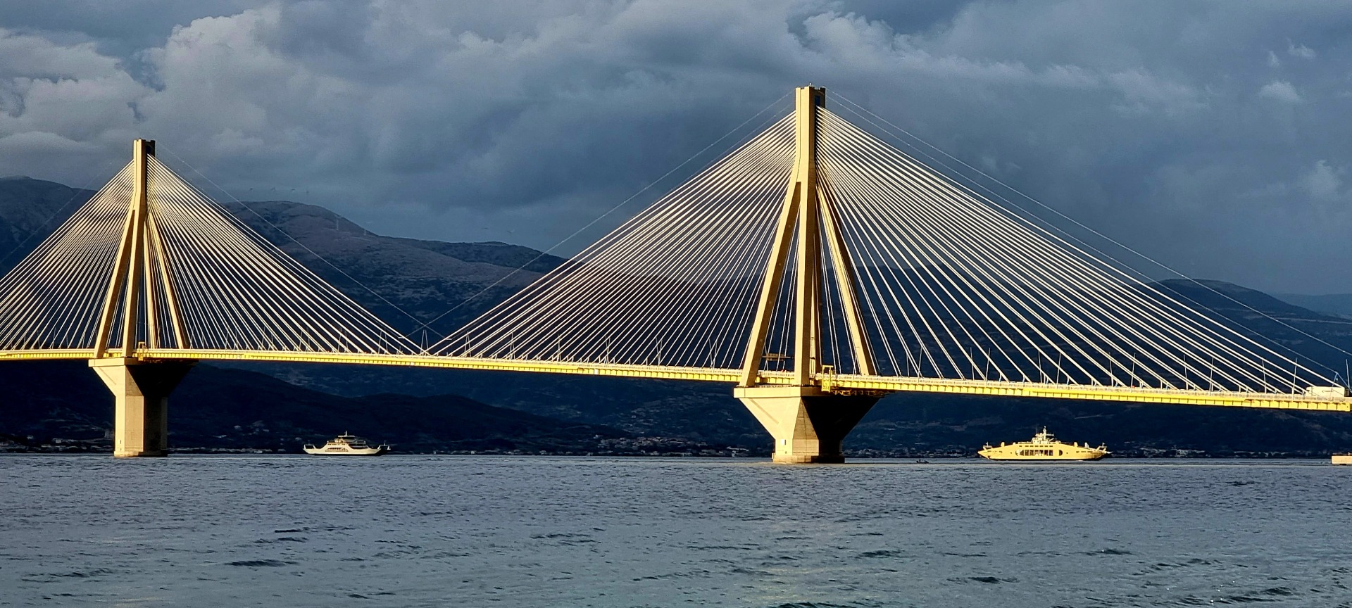 Řecko, Peloponés, most Rio-Antirio