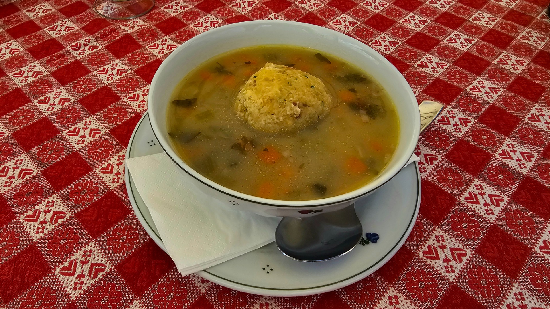 Dolomity, panicia, polévka z ječmene