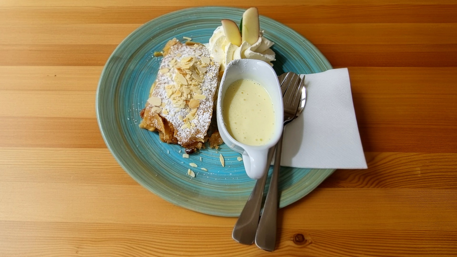 Dolomity, strudel da pom, jablečný závin